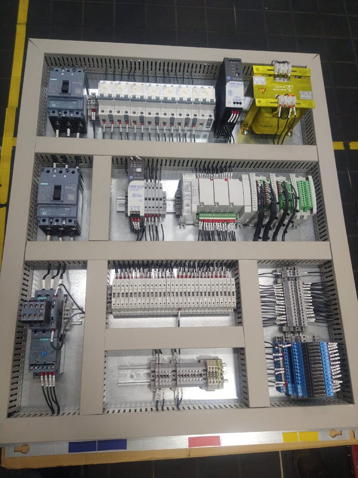 Sistema de Control Rockwell para Filtros de Arena - Imagen 1