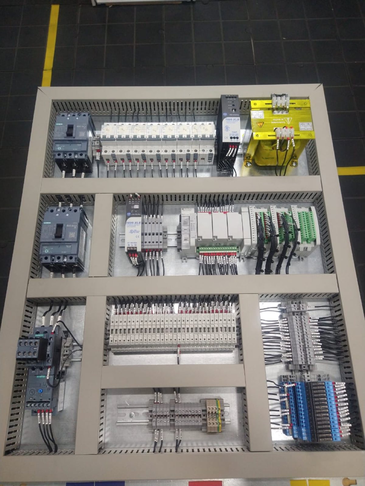 Sistema de Control Rockwell para Filtros de Arena - Imagen 2